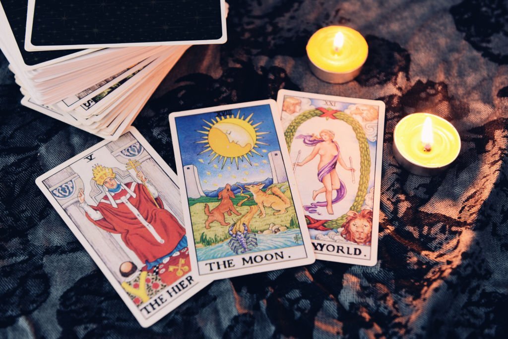 BÀI TAROT LÀ GÌ? NGUỒN GỐC XUẤT HIỆN